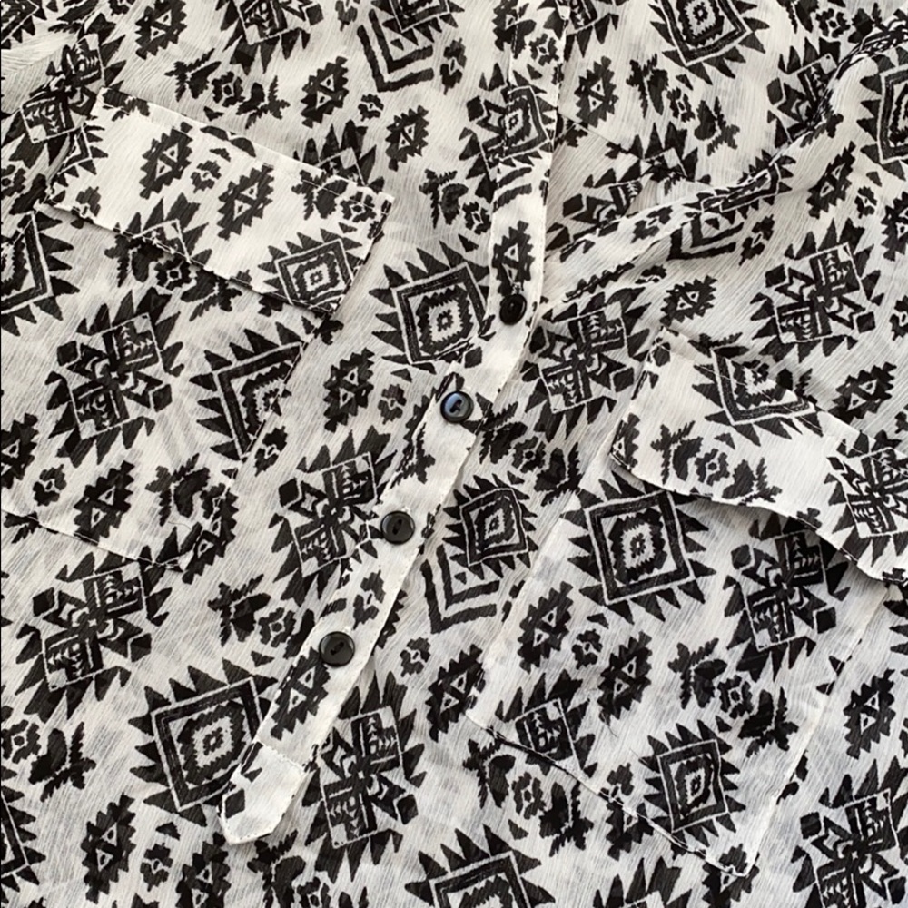 Patterned Blouse - Picture 3 of 5